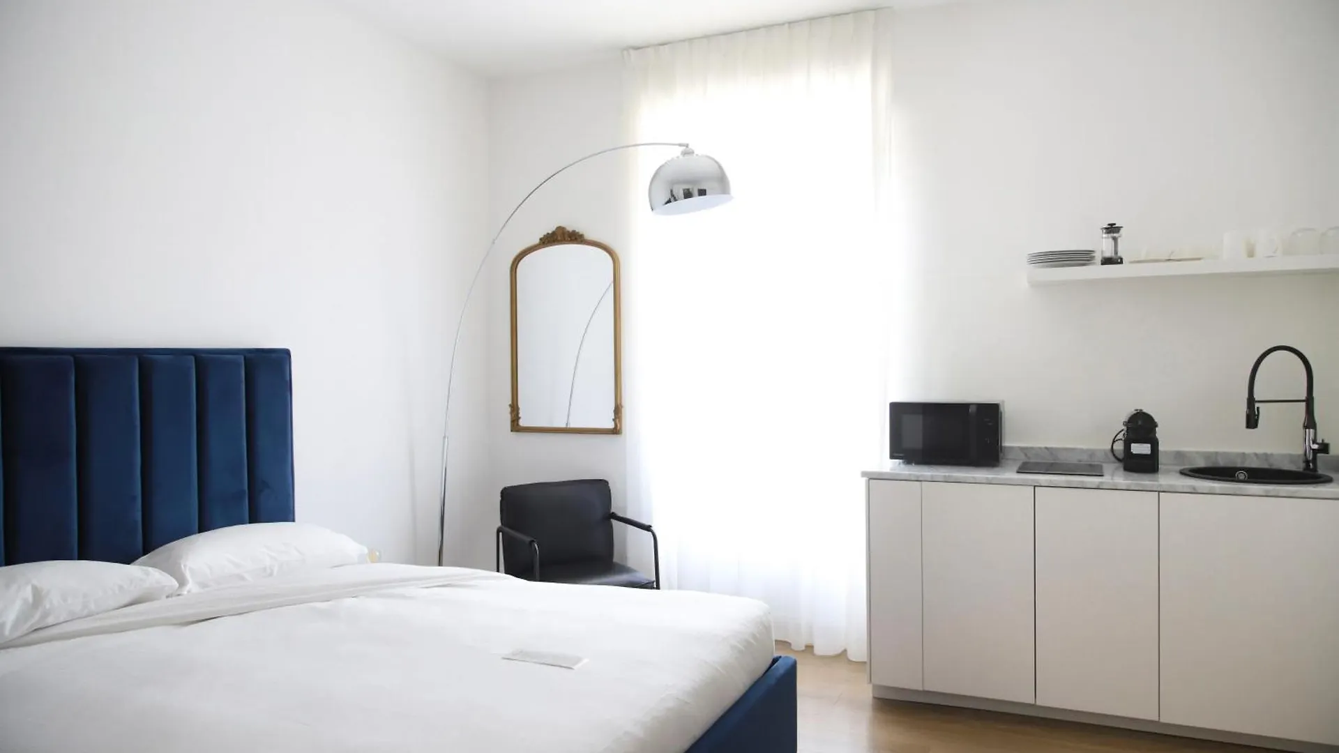 Isaia Milano Bed and Breakfast Bed & Breakfast Milaan